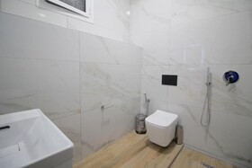 Alis Apartments