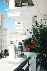 Apartments Flower Residence
