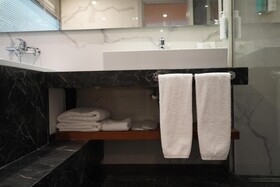 Bougainville Bay Resort & Spa