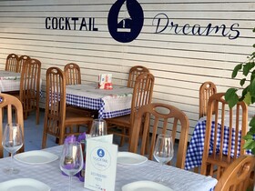 Cocktail & Dreams - Beach Hotel