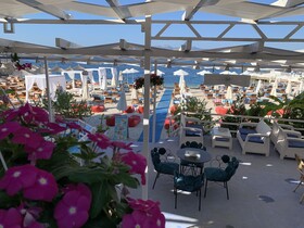 Cocktail & Dreams - Beach Hotel