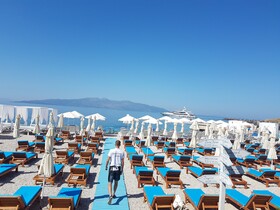 Cocktail & Dreams - Beach Hotel