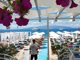 Cocktail & Dreams - Beach Hotel