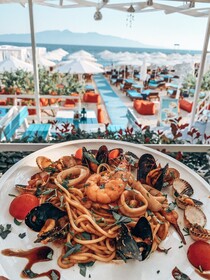 Cocktail & Dreams - Beach Hotel