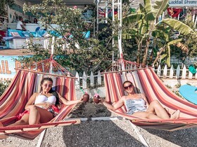 Cocktail & Dreams - Beach Hotel