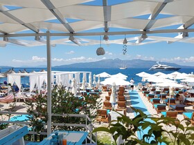 Cocktail & Dreams - Beach Hotel