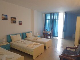 Cocktail & Dreams - Beach Hotel