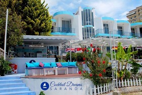 Cocktail & Dreams - Beach Hotel