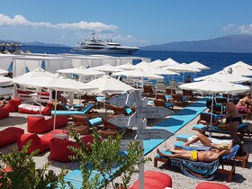 Cocktail & Dreams - Beach Hotel