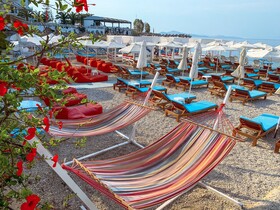 Cocktail & Dreams - Beach Hotel
