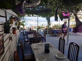Cocktail & Dreams - Beach Hotel