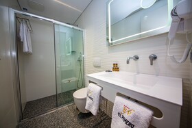 El Primero Hotel