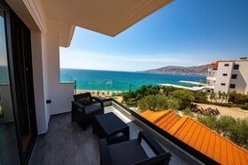 El Primero Hotel