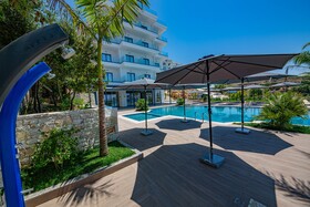El Primero Hotel