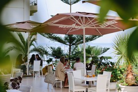Hotel Oasis