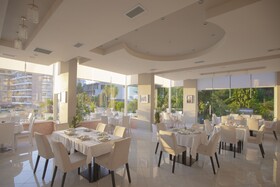 Hotel Oasis