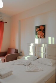 Melsi Apartments