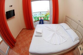 Melsi Apartments