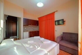 Melsi Apartments