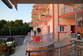 Melsi Apartments