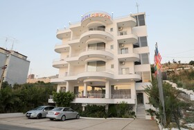 Oskar Hotel