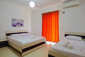 Summer Kiss Hotel