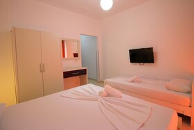 Summer Kiss Hotel