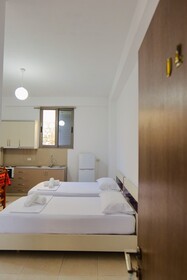 Summer Kiss Hotel