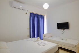Summer Kiss Hotel