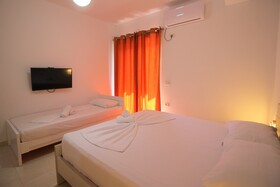 Summer Kiss Hotel