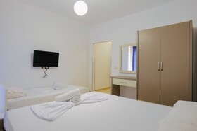 Summer Kiss Hotel