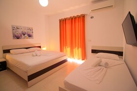Summer Kiss Hotel