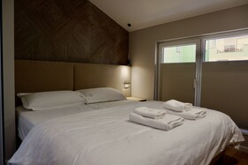 D-Rooms