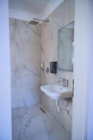 Kalpazo Inn Tirana