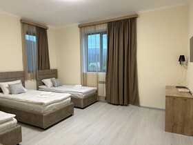 Hotel X