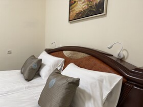 Hotel X