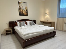 Hotel X
