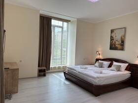 Hotel X