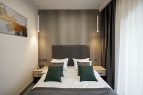 Dynasty Hotel