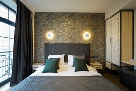 Dynasty Hotel