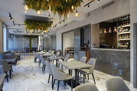 Dynasty Hotel