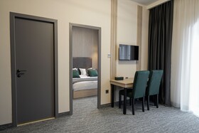 Dynasty Hotel