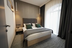 Dynasty Hotel