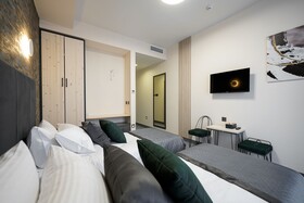 Dynasty Hotel
