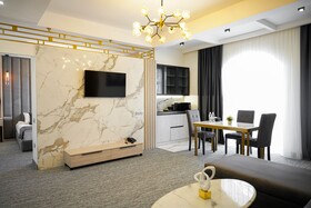 Dynasty Hotel