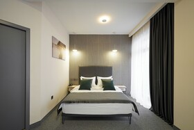Dynasty Hotel