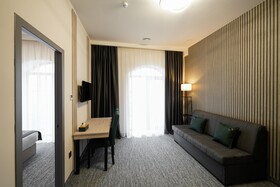 Dynasty Hotel