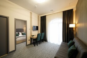 Dynasty Hotel