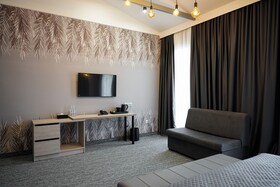 Dynasty Hotel