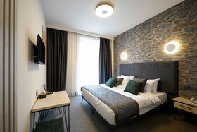 Dynasty Hotel